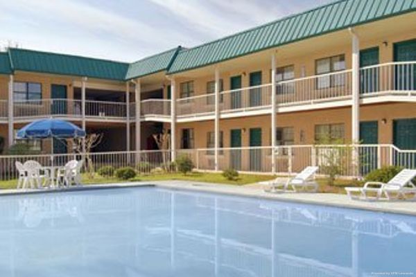 Manor Inn (Kilgore)